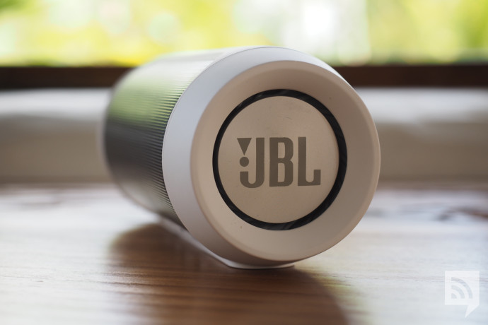 Seitenöffnung JBL Charge 2